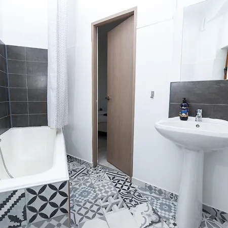 Old Town Street Franceza 52