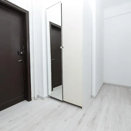 Old Town Street Franceza 52 *